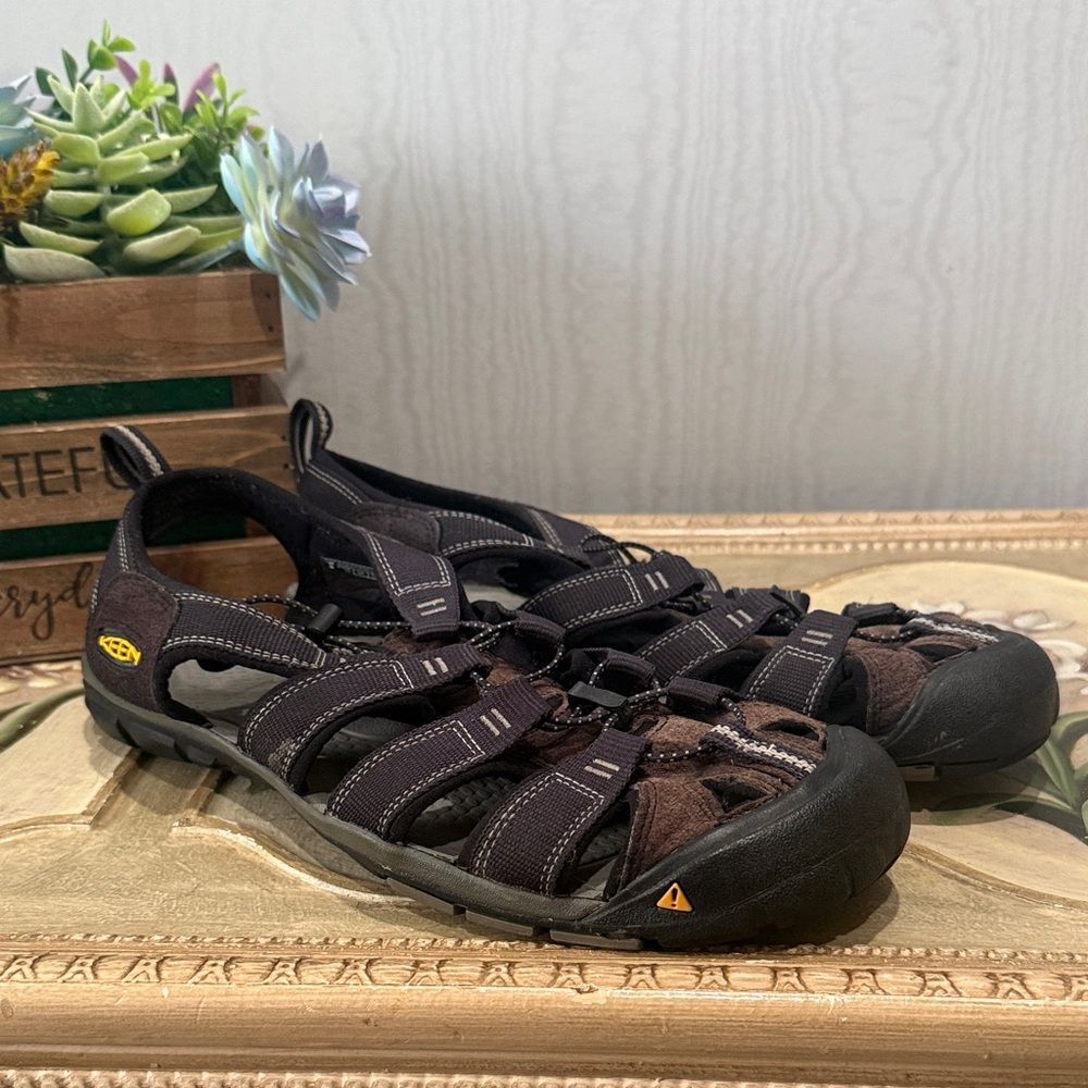 Keen Newport H2 Sandals Men’s Sz 11